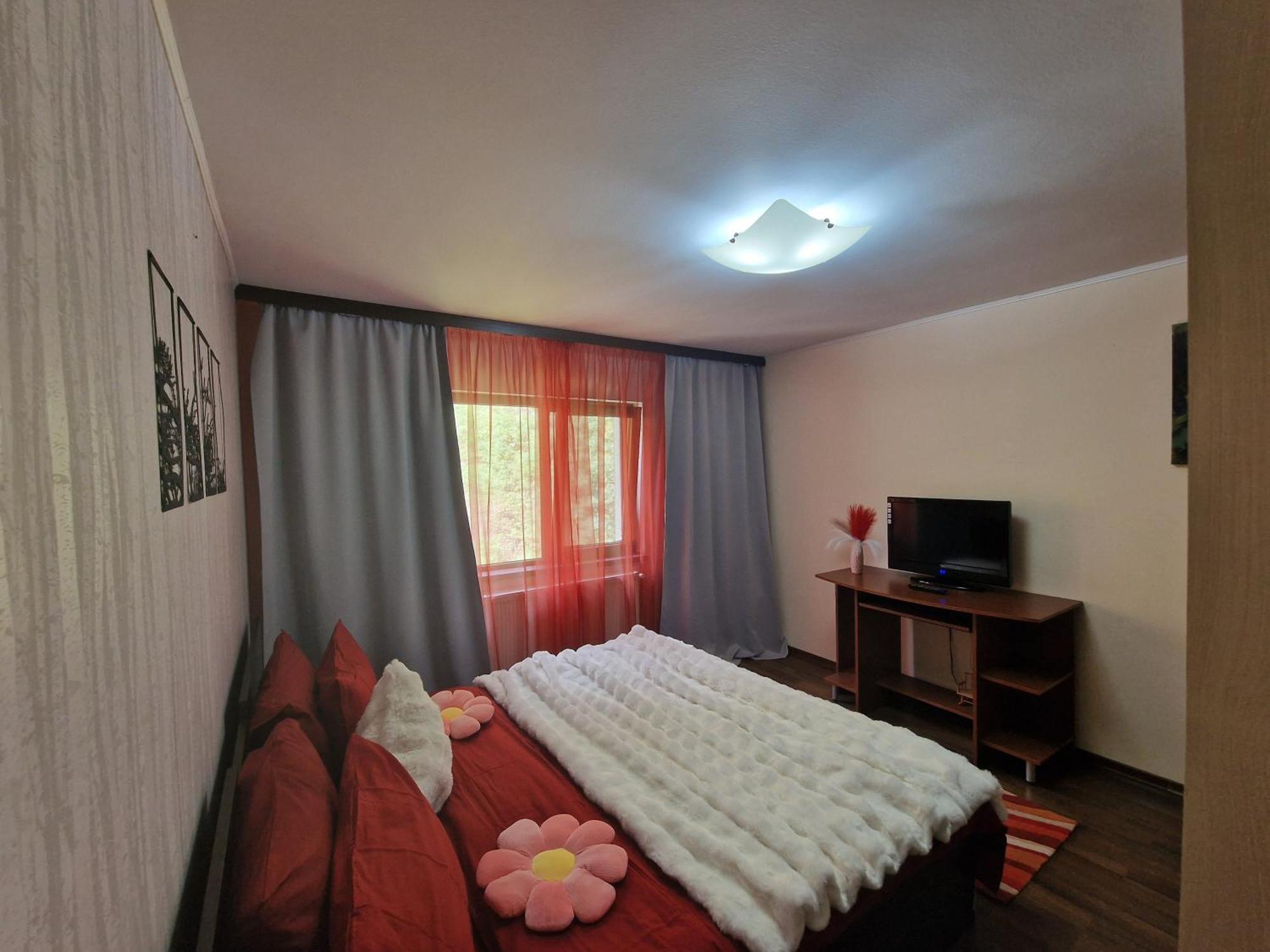 Apartament Red & Yellow Slănic-Moldova Dış mekan fotoğraf