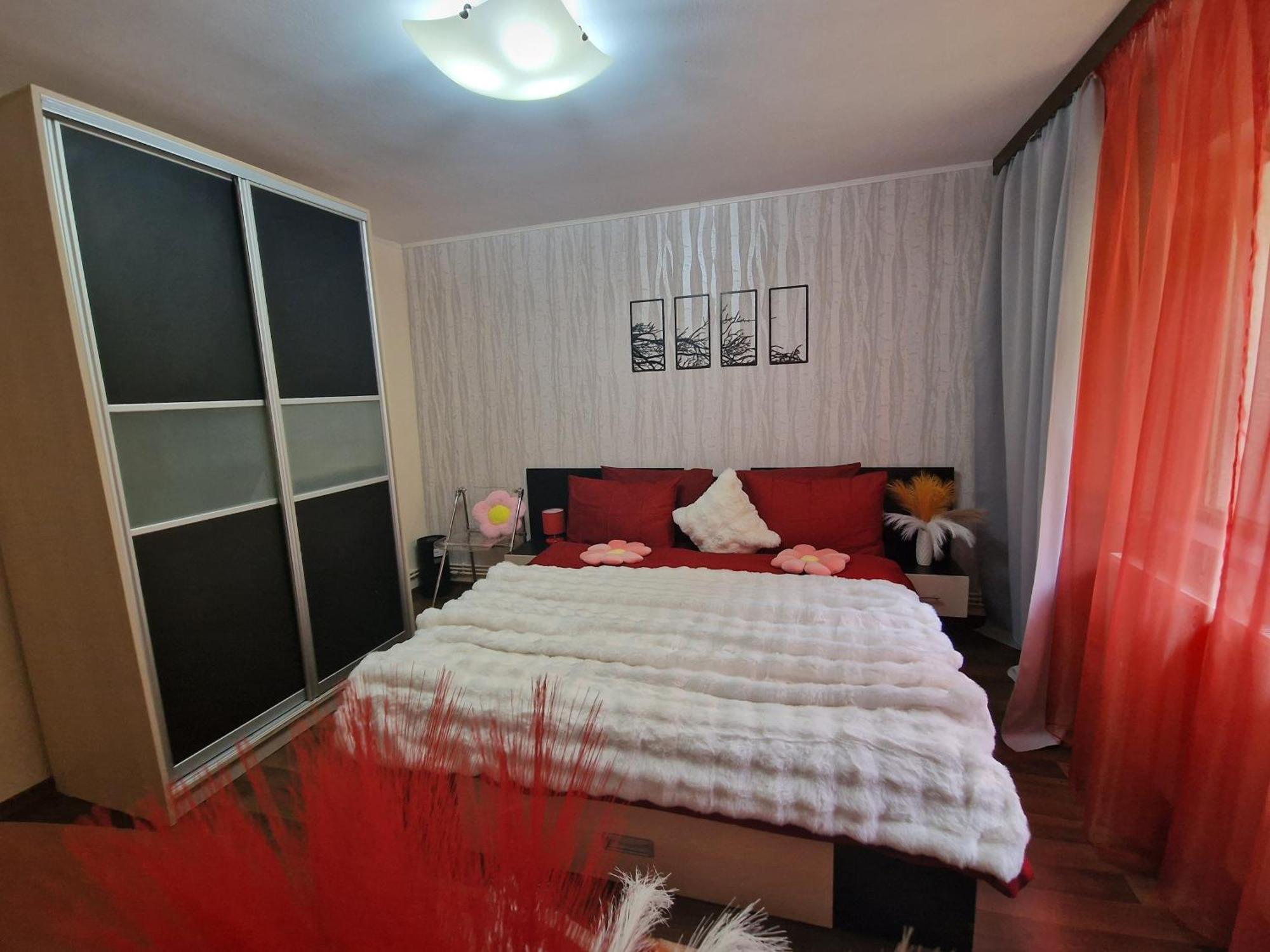Apartament Red & Yellow Slănic-Moldova Dış mekan fotoğraf