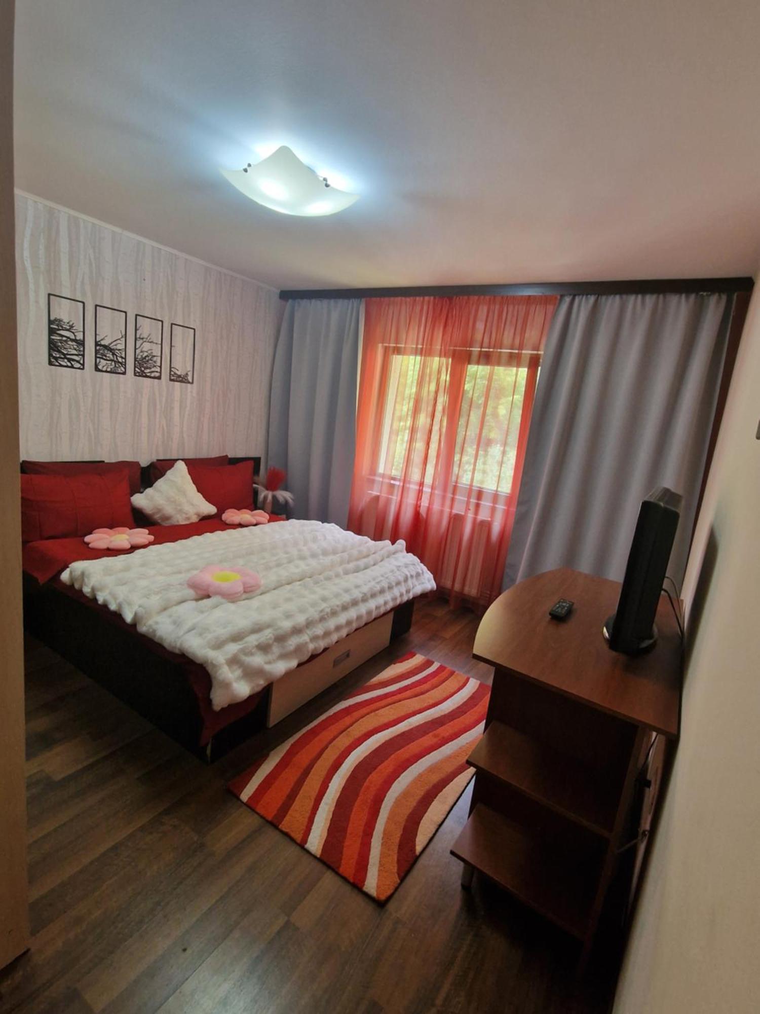 Apartament Red & Yellow Slănic-Moldova Dış mekan fotoğraf
