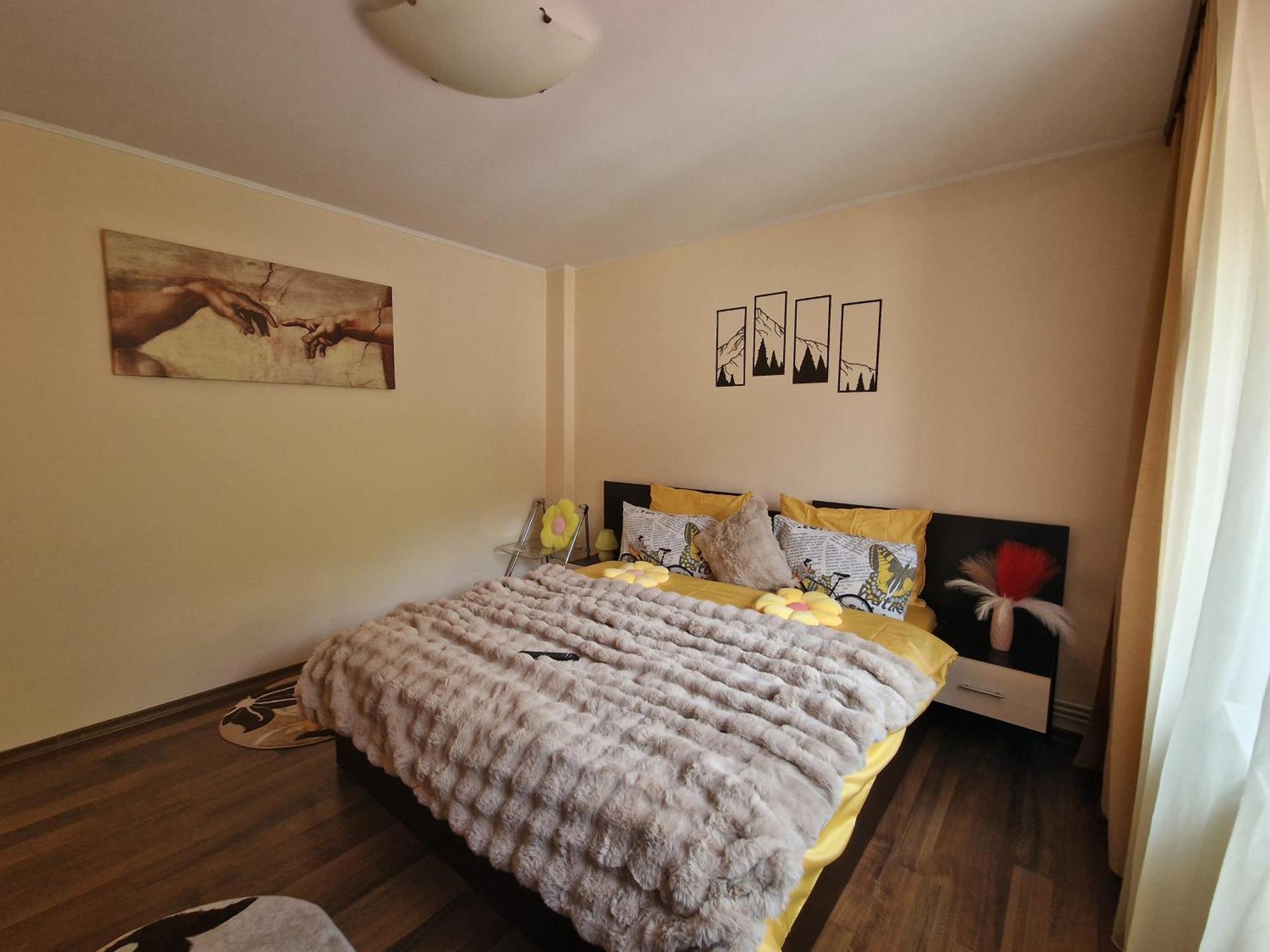 Apartament Red & Yellow Slănic-Moldova Dış mekan fotoğraf
