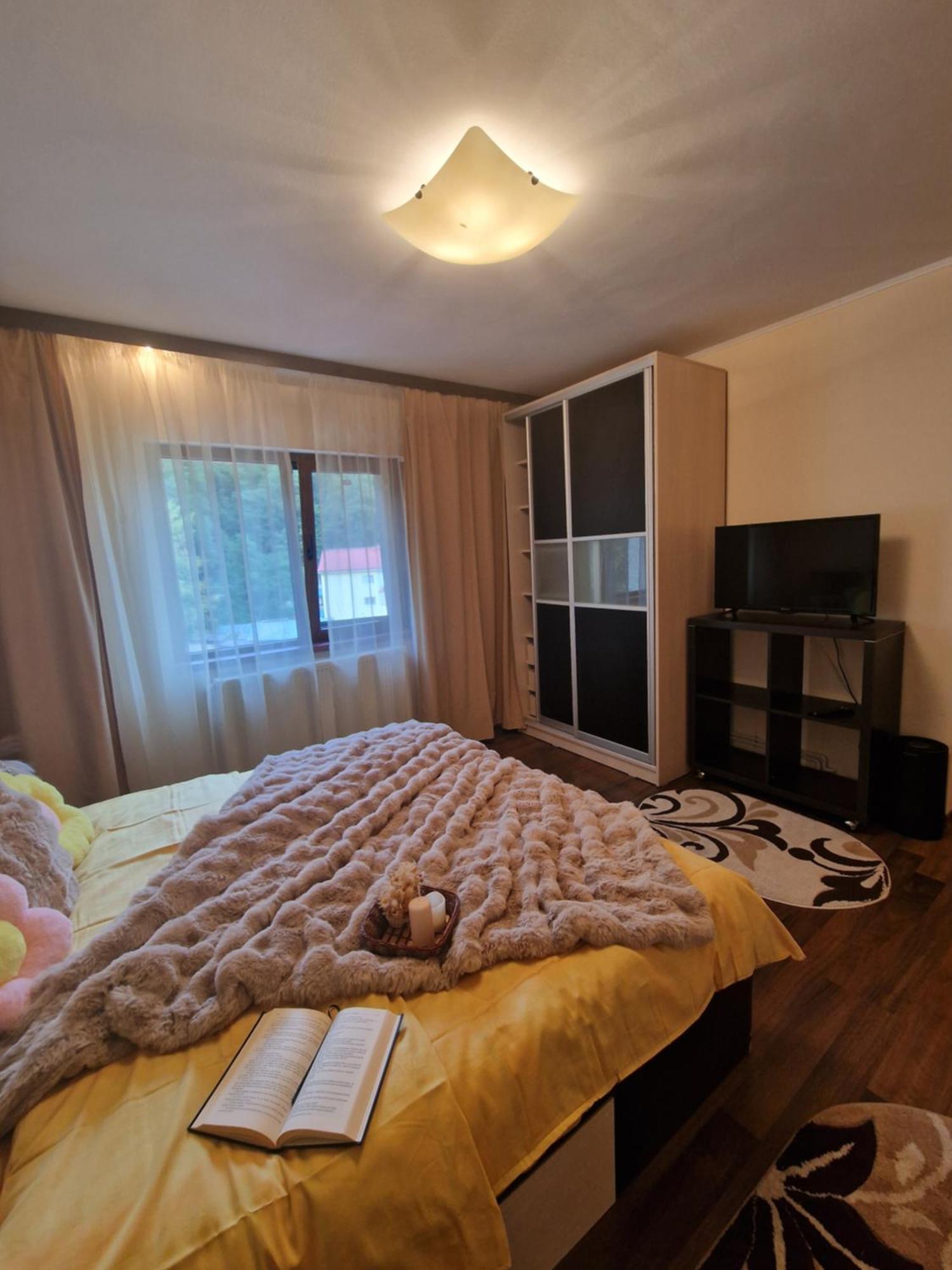 Apartament Red & Yellow Slănic-Moldova Dış mekan fotoğraf
