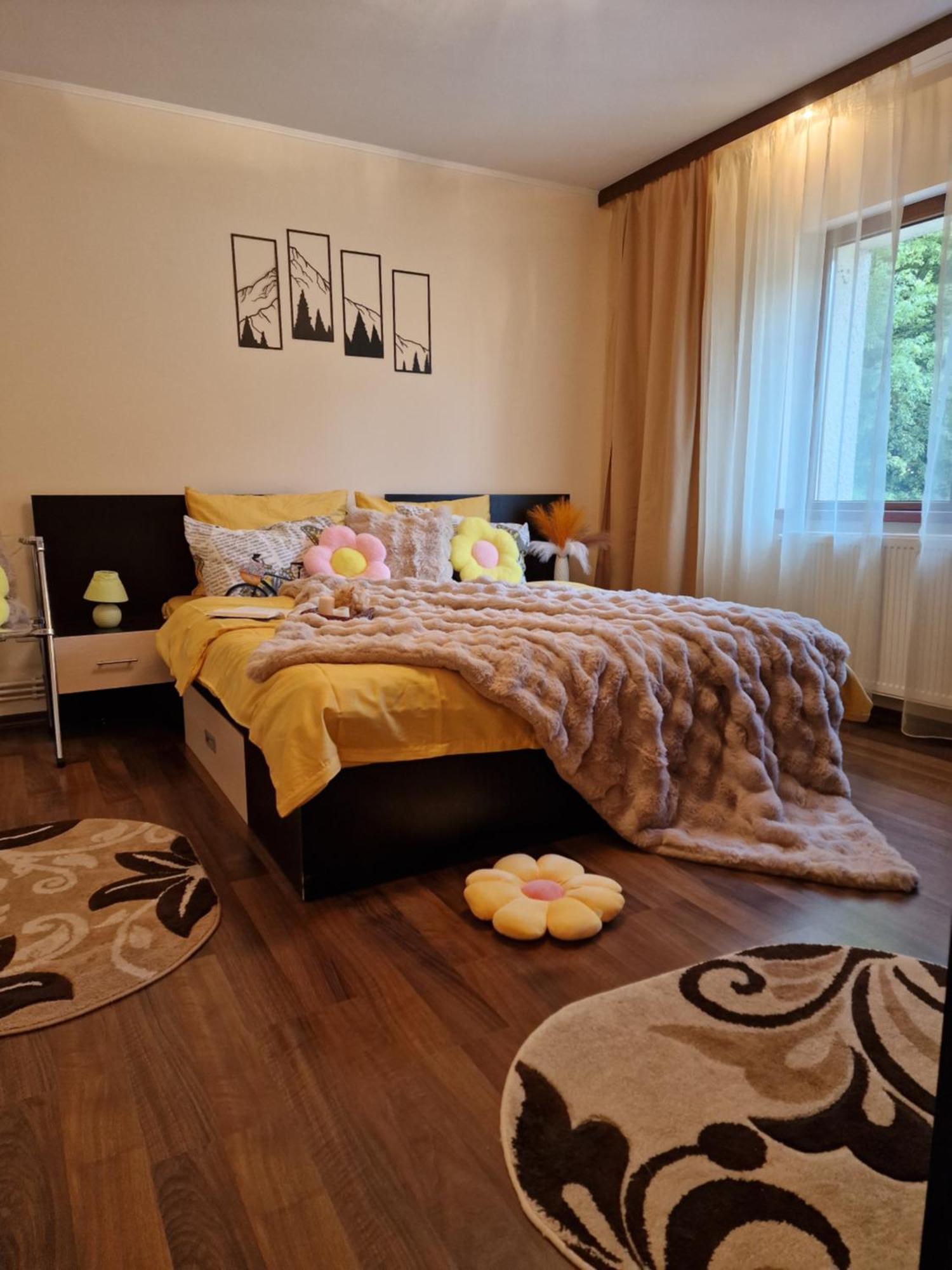 Apartament Red & Yellow Slănic-Moldova Dış mekan fotoğraf